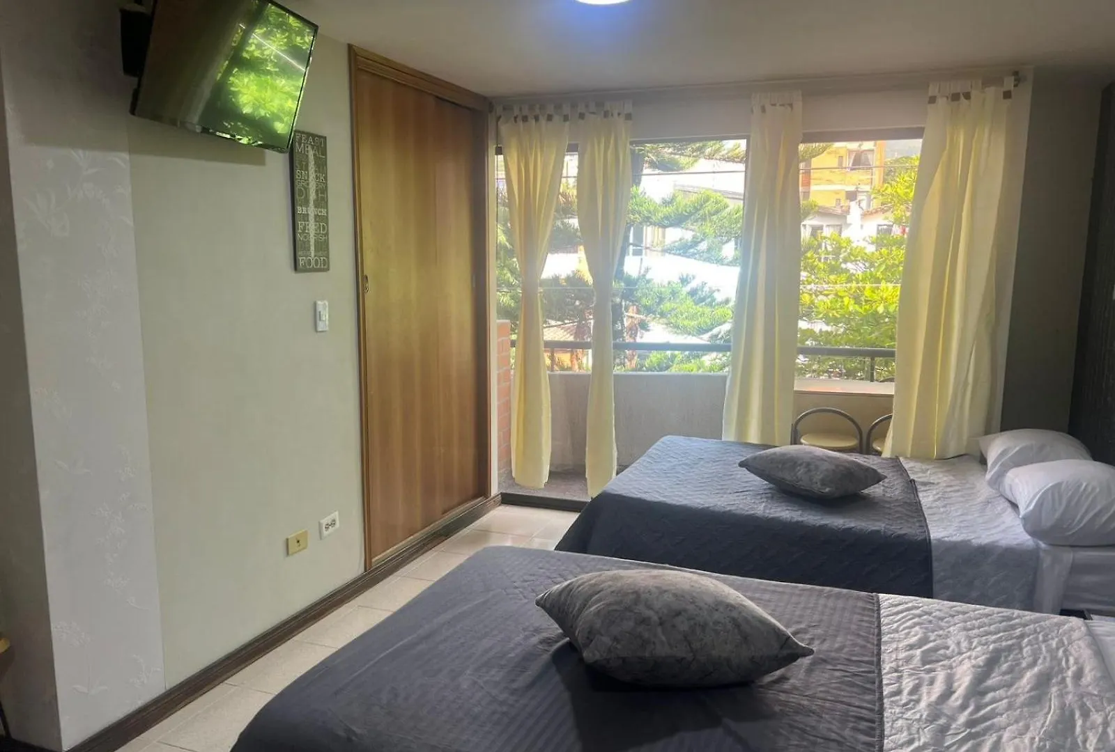 Capsule hotel Edificio Tamaiti Laureles Medellin Hotel